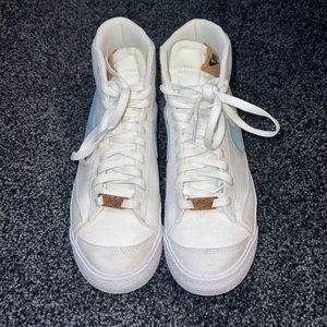 Nike Women’s Blazer Mid ‘77 SE ‘Indigo